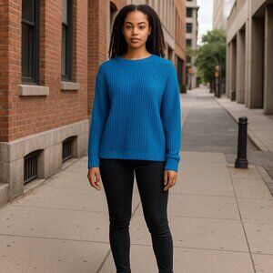 Golden Earth Studio Crew Neck Sweater in Blue Size Medium
